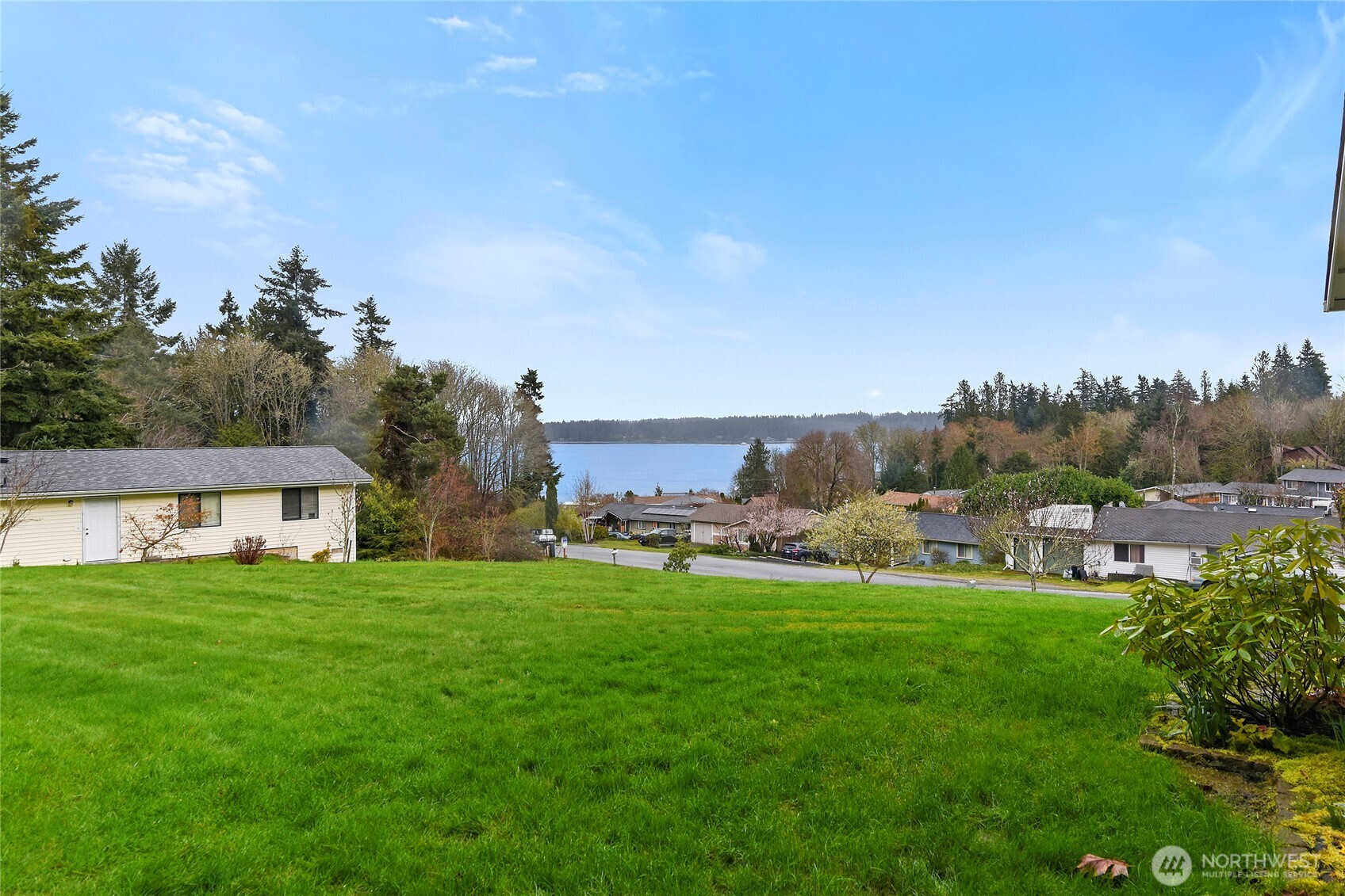 9011 Roanoke Road Northeast Bremerton, WA 98311 - Photo 34 of 38