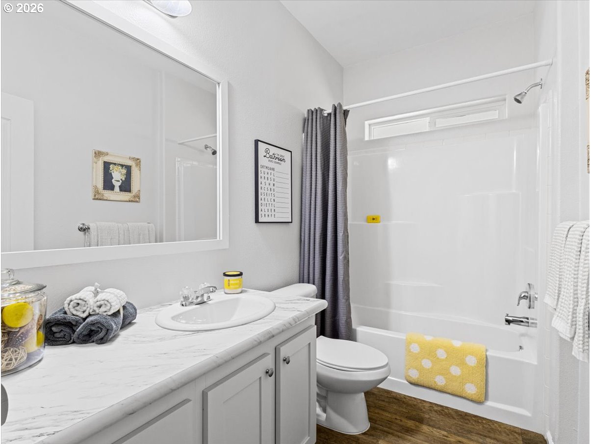 27737 Southeast Currin Road Estacada, OR 97023 - Photo 17 of 40 Bathroom