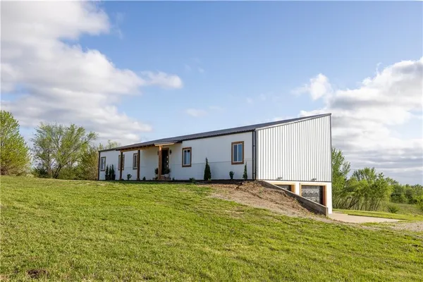 $439,900 | 7492 County Road 64, Savannah, MO 64485