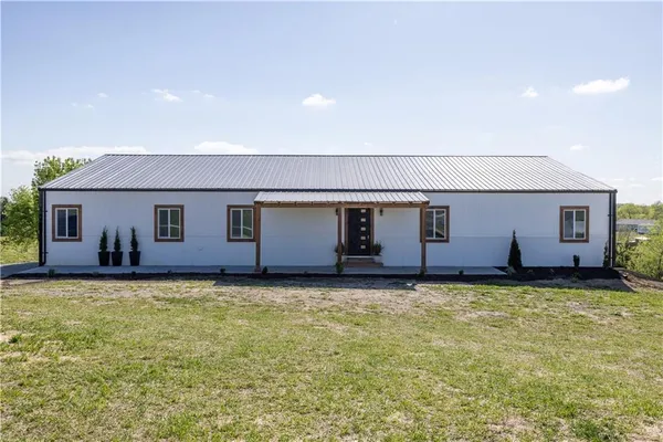 $439,900 | 7492 County Road 64, Savannah, MO 64485