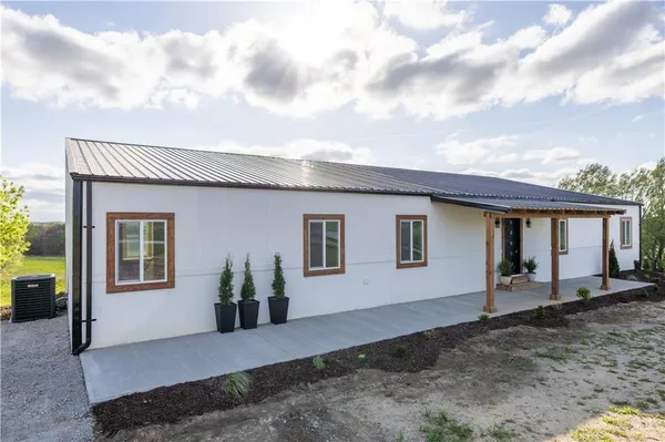 $439,900 | 7492 County Road 64, Savannah, MO 64485