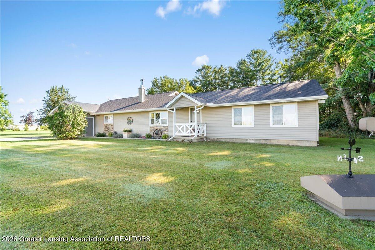 5220 North St Clair Road Elsie, MI 48831 - Photo 4 of 39 04-Media Jett -31