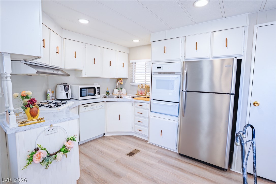 4577 Royal Ridge Boulevard, Unit 131 Las Vegas, NV 89103 - Photo 8 of 26