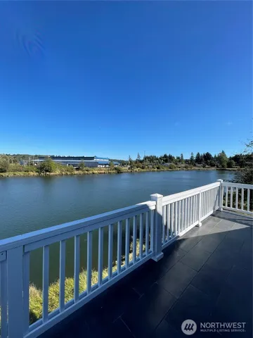 $2,200 | 345 Island Street, Raymond, WA 98577
