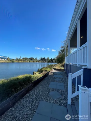 $2,200 | 345 Island Street, Raymond, WA 98577