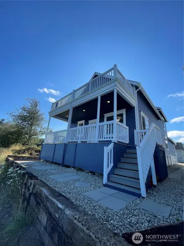 $2,200 | 345 Island Street, Raymond, WA 98577