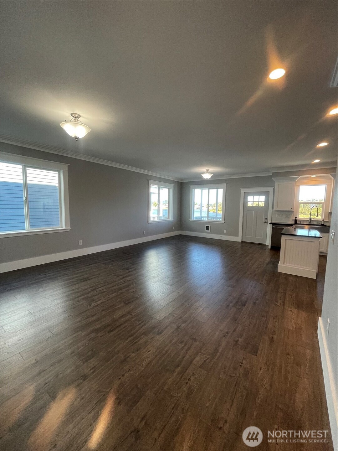 345 Island Street Raymond, WA 98577 - Photo 4 of 15