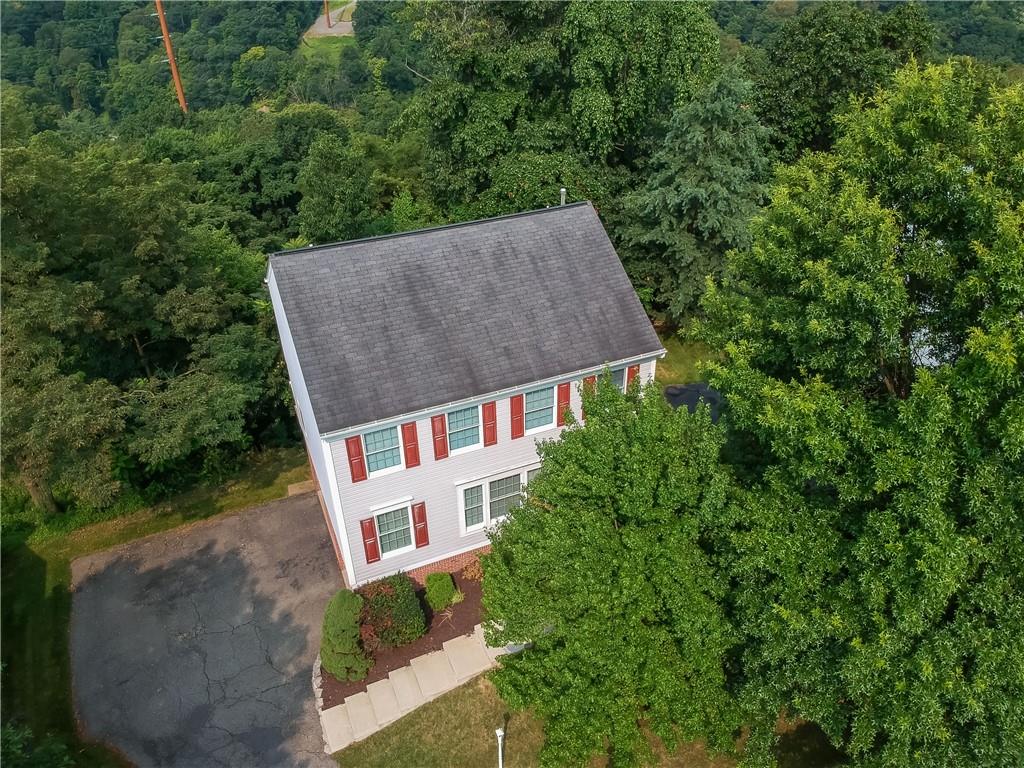 243 Randy Lane Moon Township, PA 15108 - Photo 3 of 50 Gallery Image 3