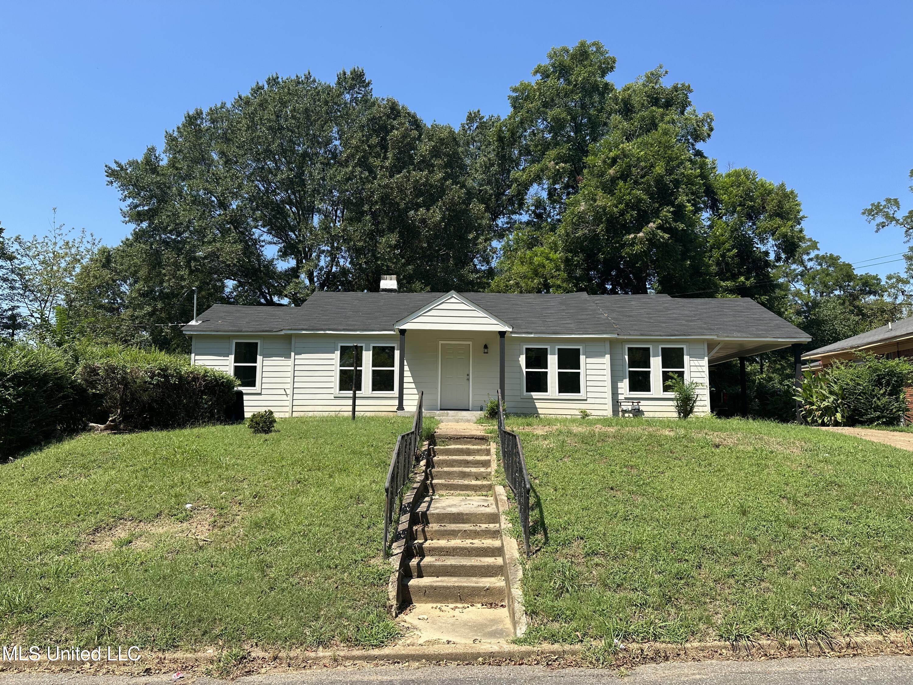 103 West Street Senatobia, MS 38668 - Photo 1 of 21 IMG_5576