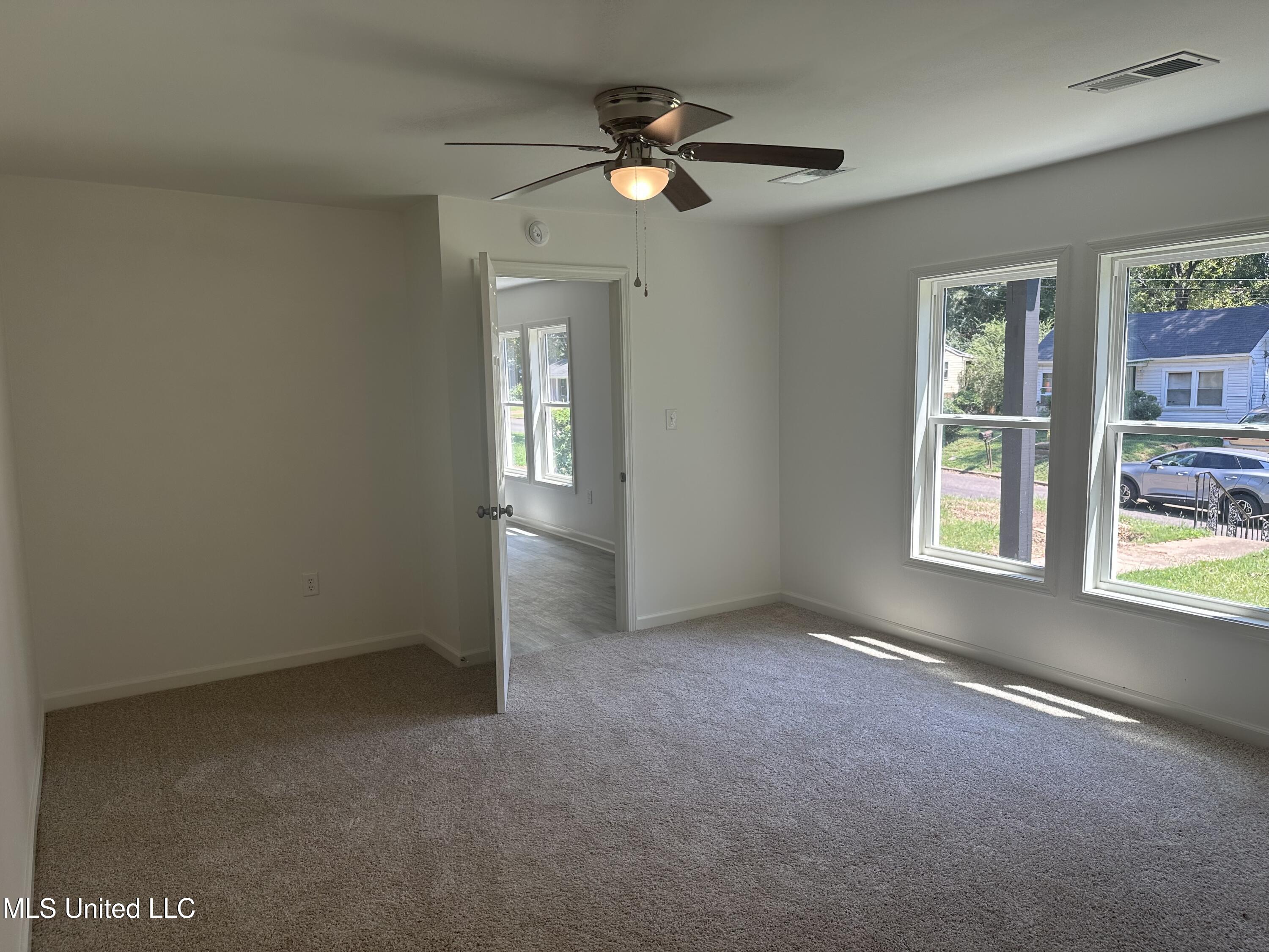 103 West Street Senatobia, MS 38668 - Photo 12 of 21 IMG_5582
