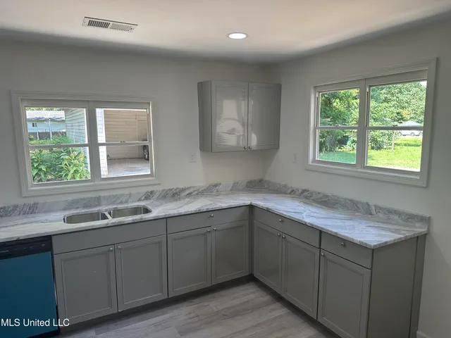 $169,999 | 103 West Street, Senatobia, MS 38668