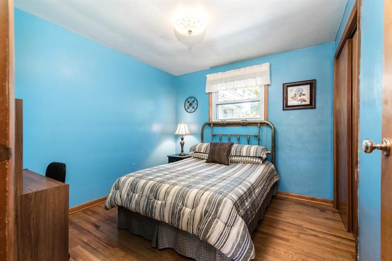 13 Rolling Road Cranberry Township, PA 16066 - Photo 15 of 24 Bedroom 3