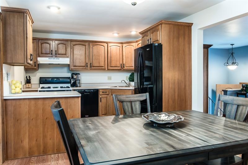 13 Rolling Road Cranberry Township, PA 16066 - Photo 8 of 24 Large, eat-in kitchen