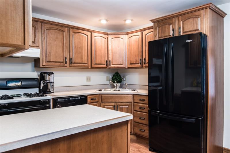 13 Rolling Road Cranberry Township, PA 16066 - Photo 10 of 24 Fully equipped Kitchen with new French door refrigerator and dishwasher, 2019
