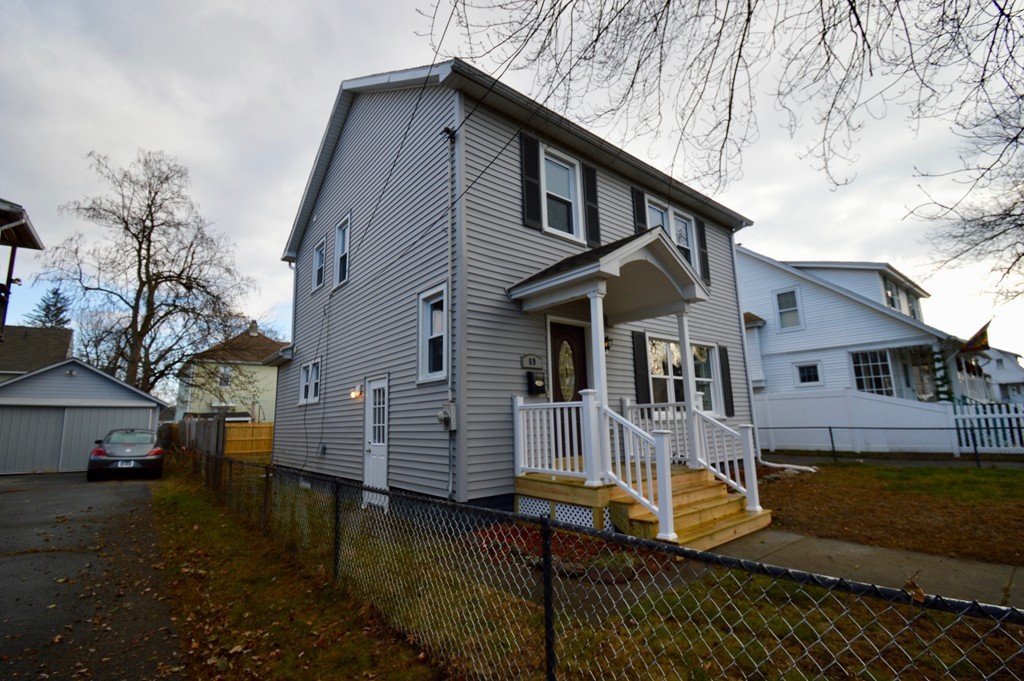 69 Edendale Street Springfield, MA 01104 - Photo 3 of 30