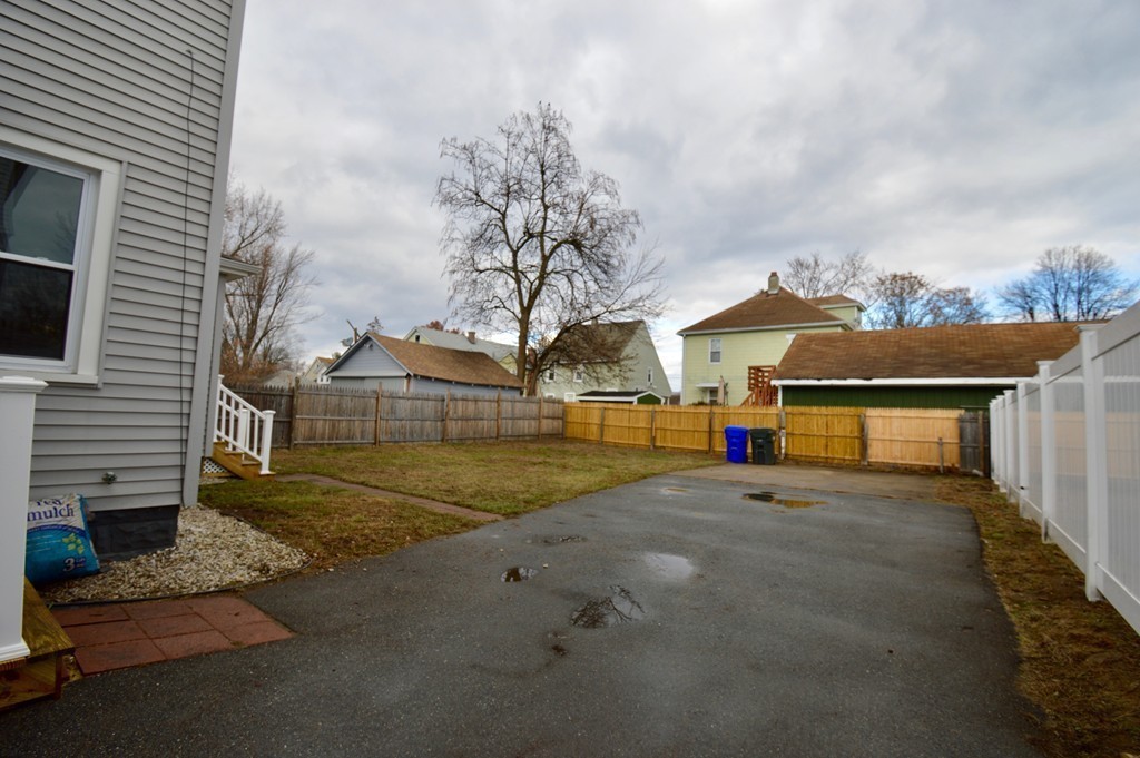 69 Edendale Street Springfield, MA 01104 - Photo 6 of 30