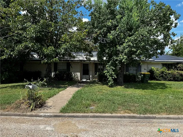 $56,440 | 237 Palm Drive, Marlin, TX 76661