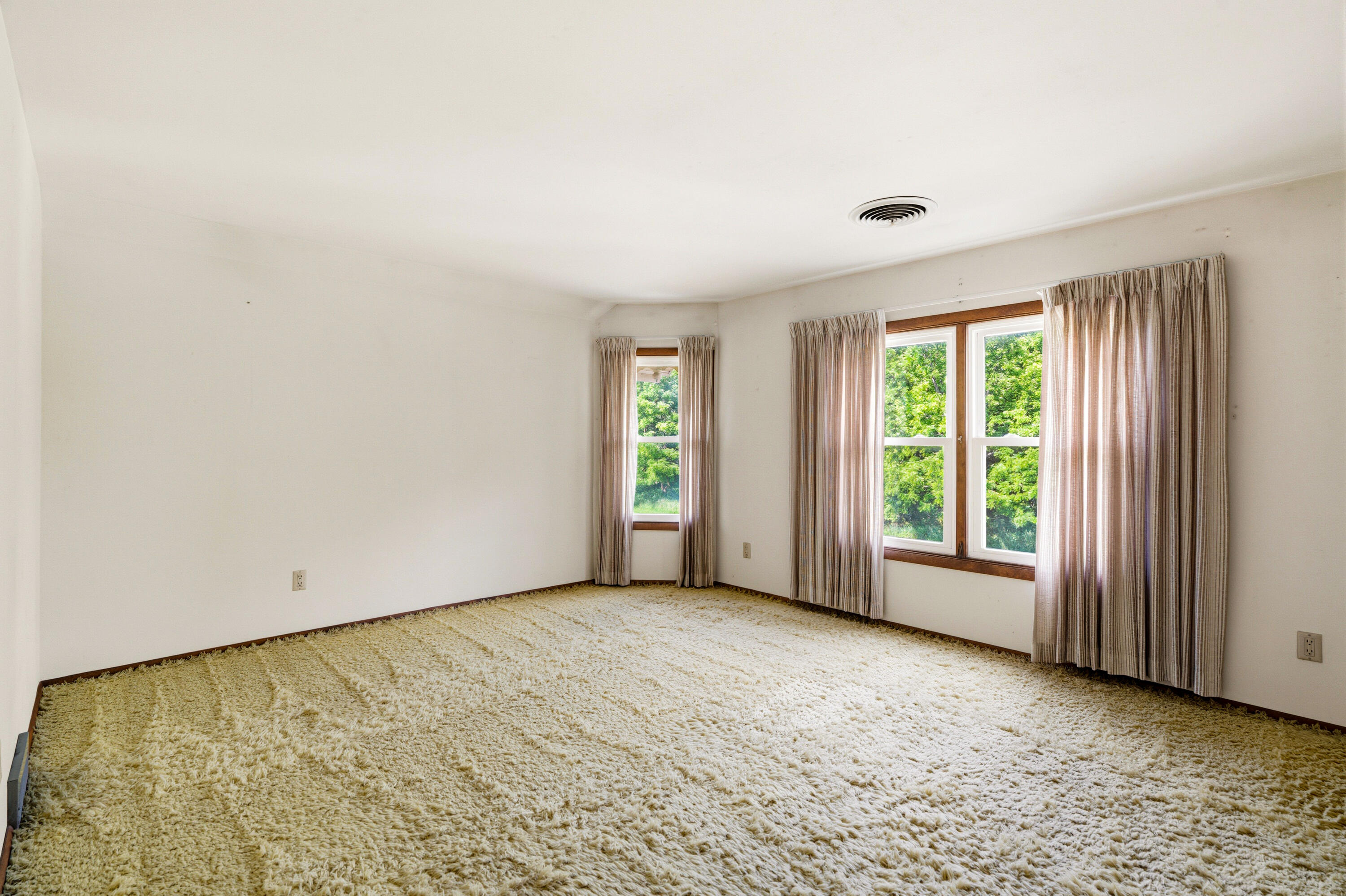 19272 West Coffee Road New Berlin, WI 53146 - Photo 29 of 49 Second Floor Bedroom