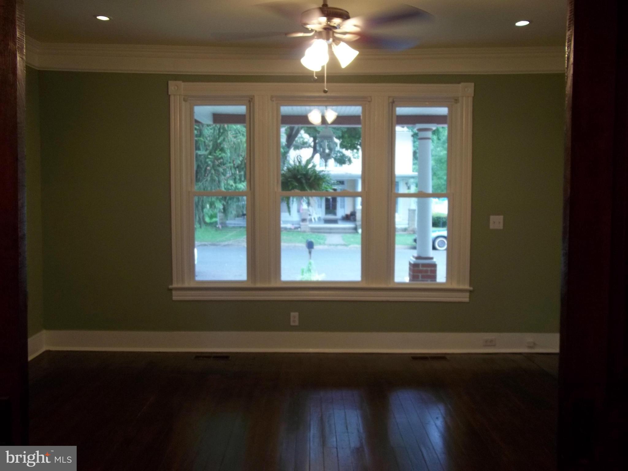105 Maple Avenue Ridgely, MD 21660 - Photo 13 of 26 Living Room