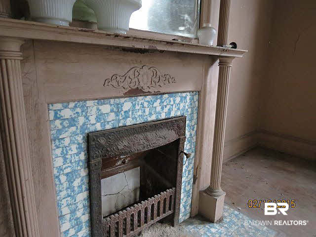 204 Rapier Avenue Mobile, AL 36604 - Photo 4 of 21 Front Middle