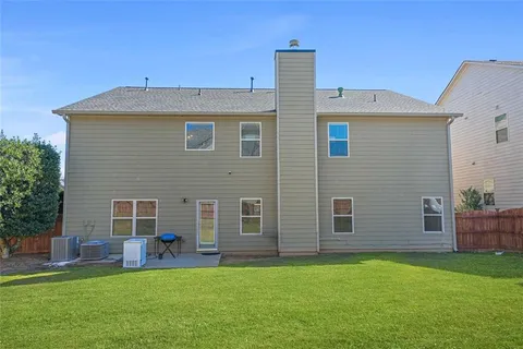 a view of a tennis court