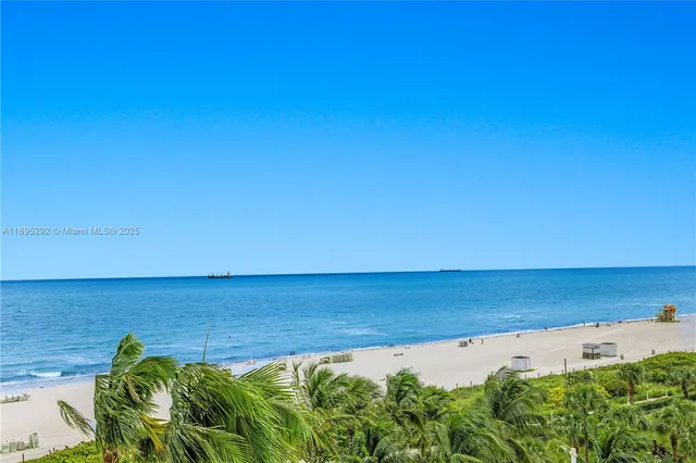 $7,000 | 3801 Collins Avenue, Unit 704, Miami Beach, FL 33140