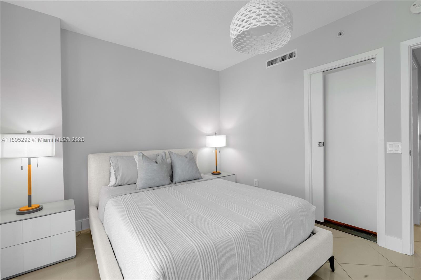 3801 Collins Avenue, Unit 704 Miami Beach, FL 33140 - Photo 21 of 27