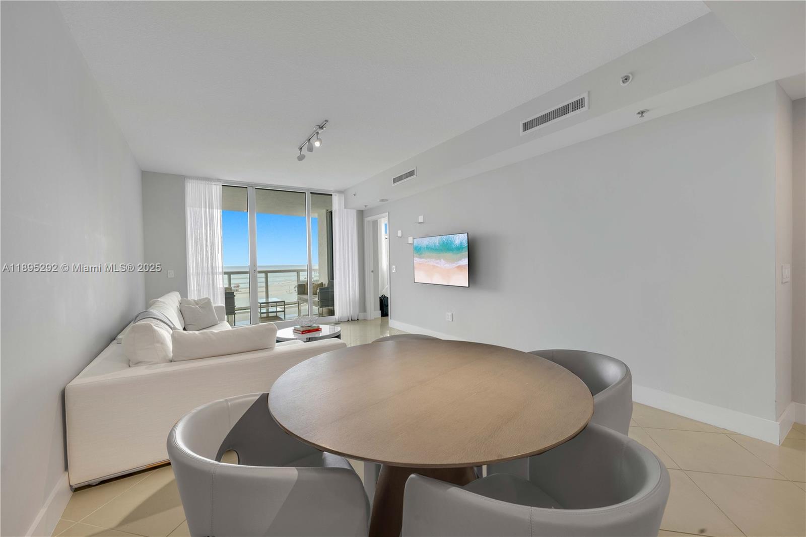 3801 Collins Avenue, Unit 704 Miami Beach, FL 33140 - Photo 6 of 27