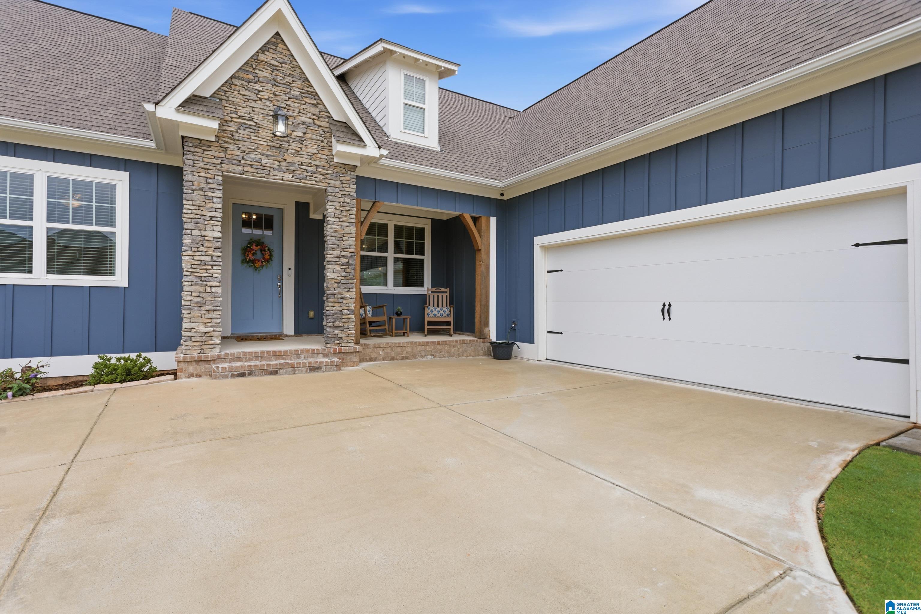 1061 Camellia Ridge Drive Pelham, AL 35124 - Photo 4 of 62
