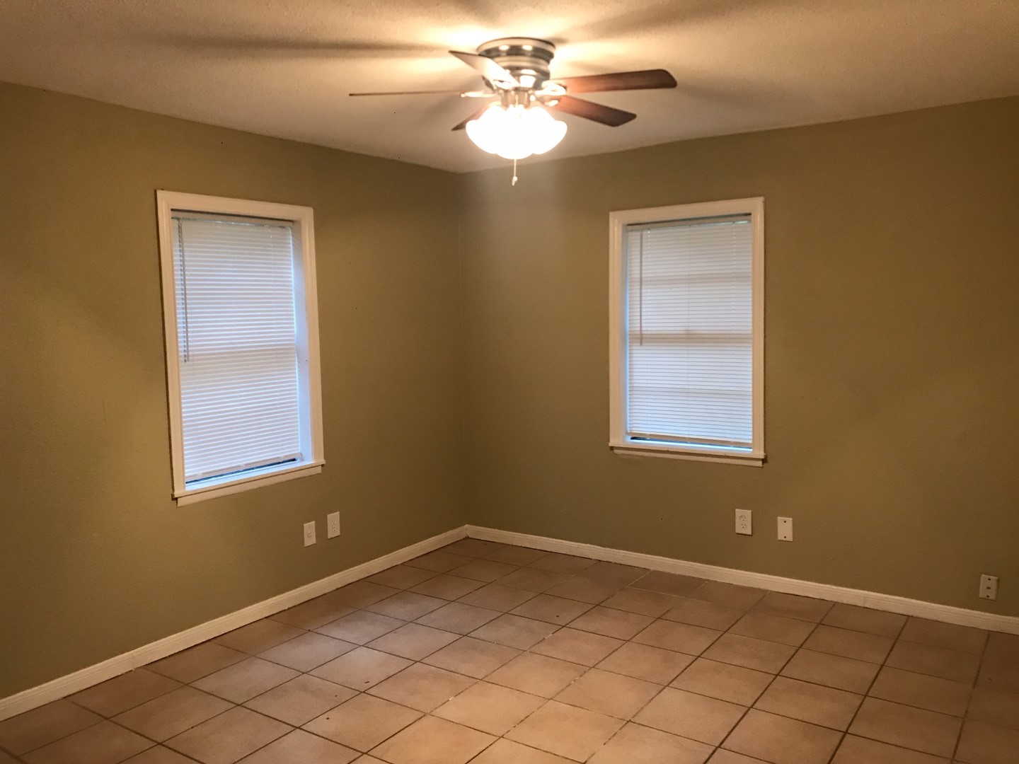 306 Lake Road La Marque, TX 77568 - Photo 6 of 11