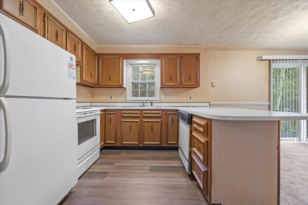 232 Old Alfred Road Waterboro, ME 04030 - Photo 4 of 20 4. Kitchen - 232 Old Alfred