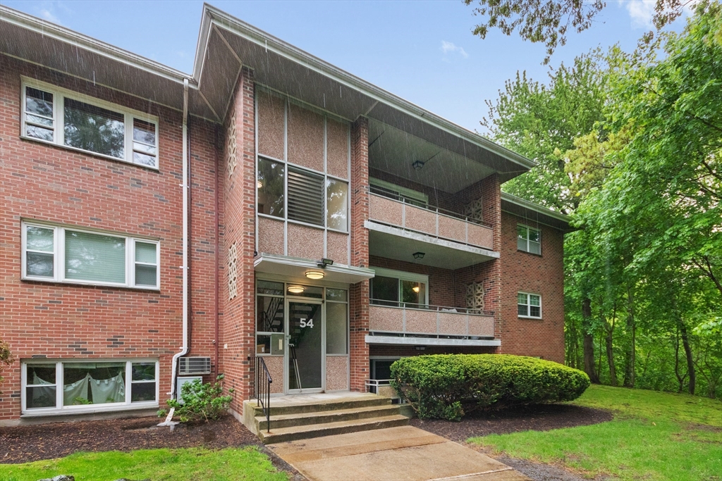 54 Jacqueline Road, Unit 7 Waltham, MA 02452 - Photo 1 of 35 Gallery Image 1