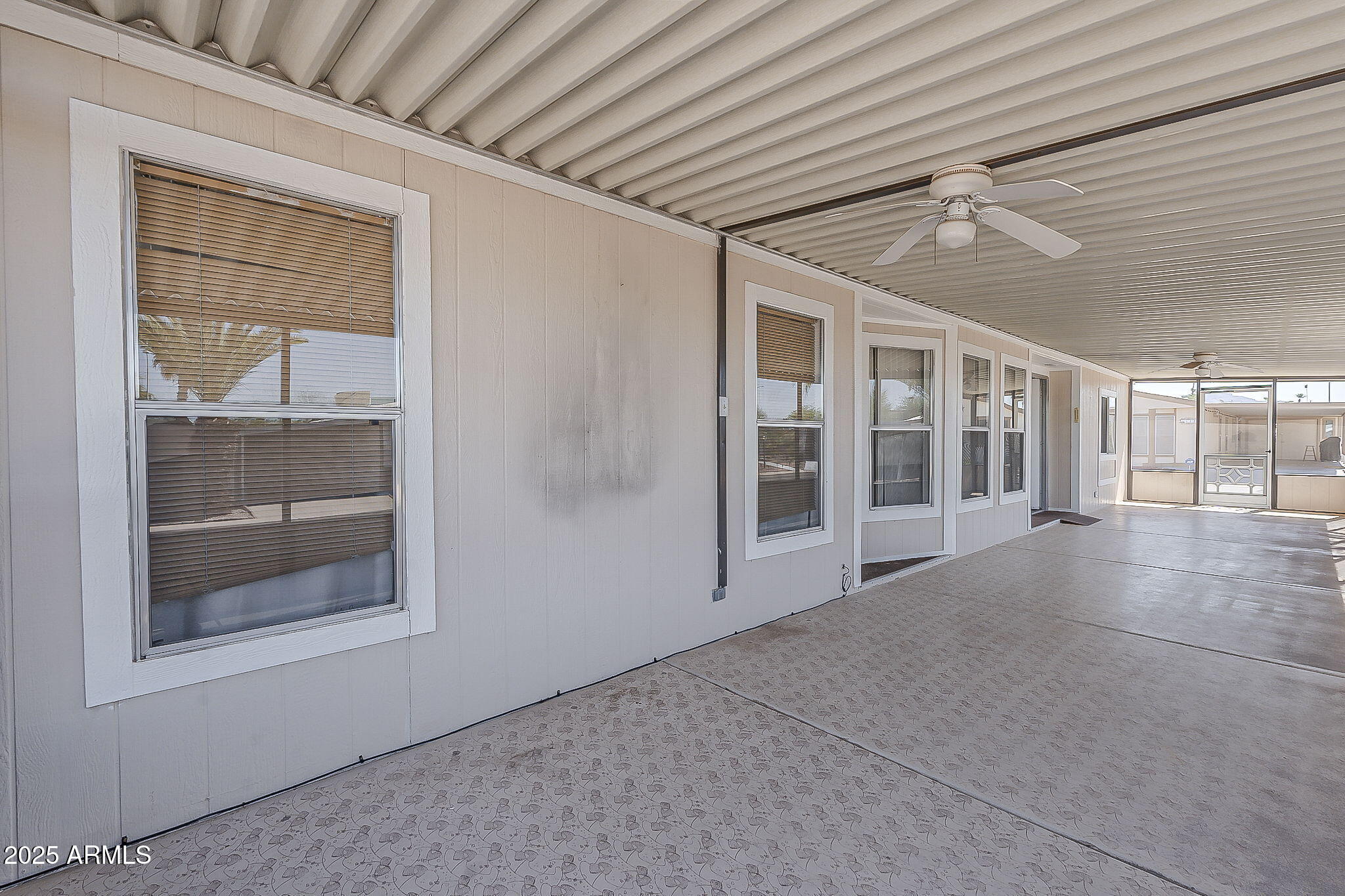 834 South Meridian Road, Unit 118 Apache Junction, AZ 85120 - Photo 33 of 43 a view of an empty room with a window