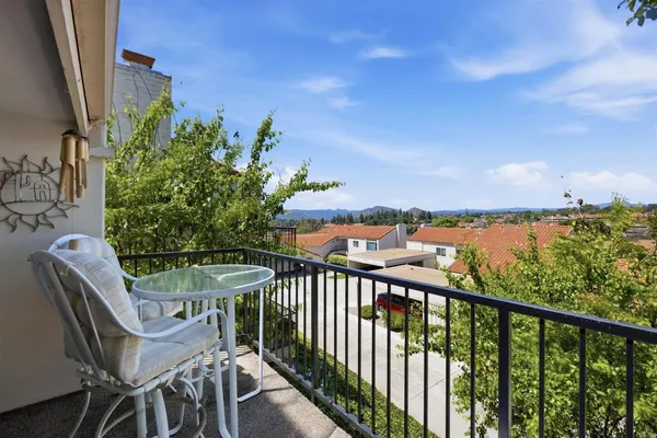 $625,000 | 17458 Plaza Animado, Unit 127, San Diego, CA 92128