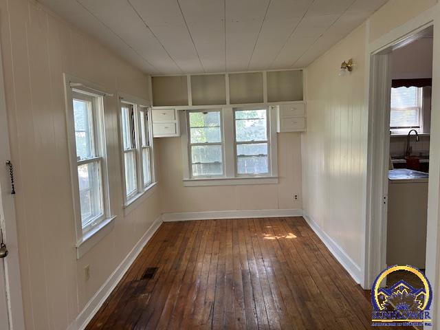 208 Southwest MacVicar Avenue Topeka, KS 66606 - Photo 12 of 14