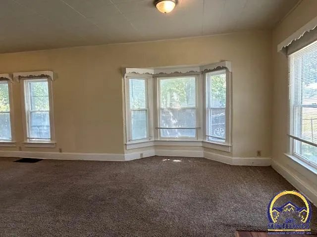 $89,950 | 208 Southwest MacVicar Avenue, Topeka, KS 66606