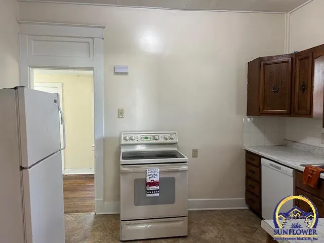 $89,950 | 208 Southwest MacVicar Avenue, Topeka, KS 66606