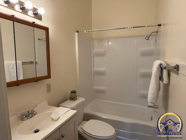 208 Southwest MacVicar Avenue Topeka, KS 66606 - Photo 8 of 14