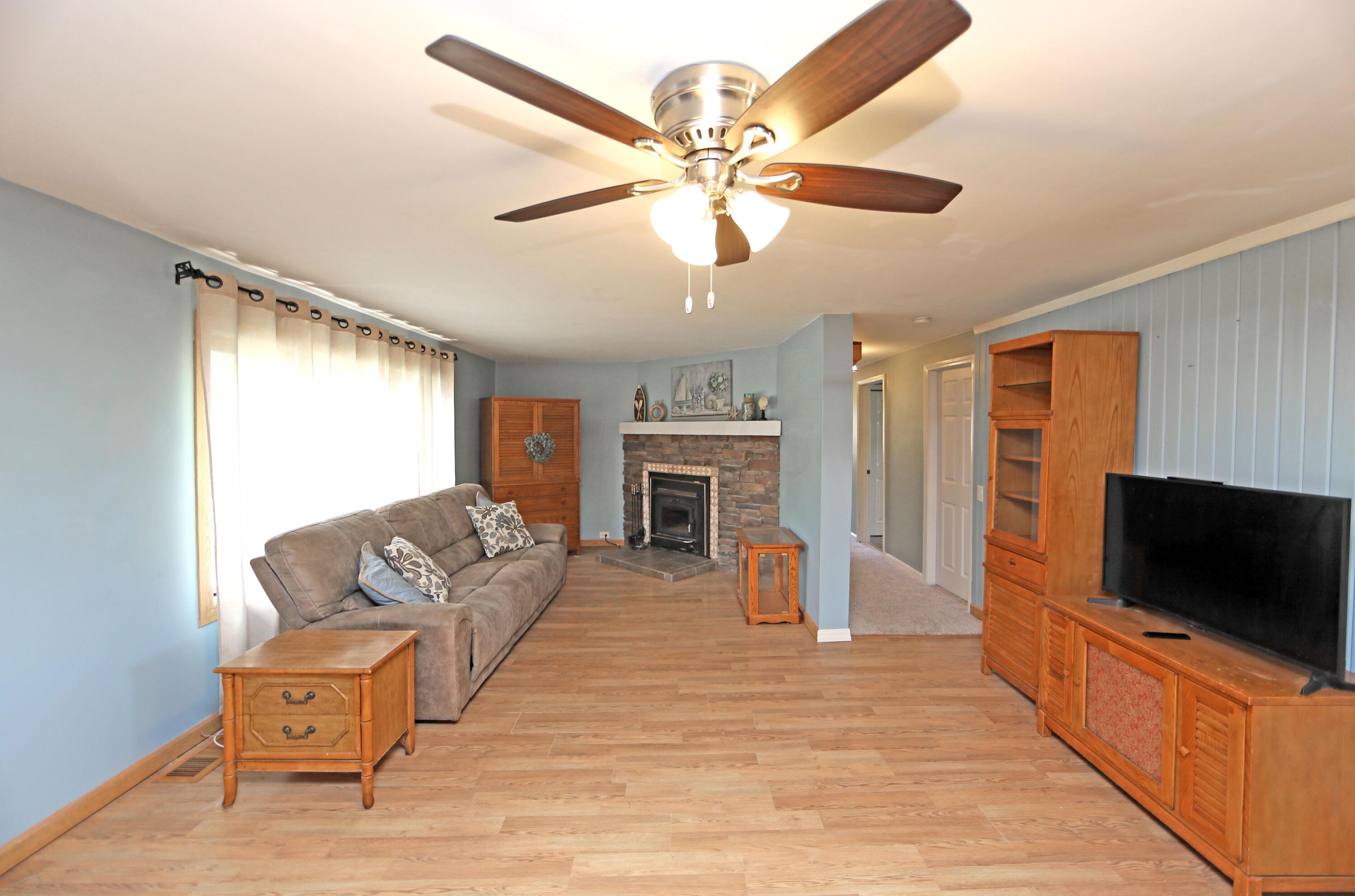 15685 Wooster Road Mount Vernon, OH 43050 - Photo 4 of 33 IMG_6970
