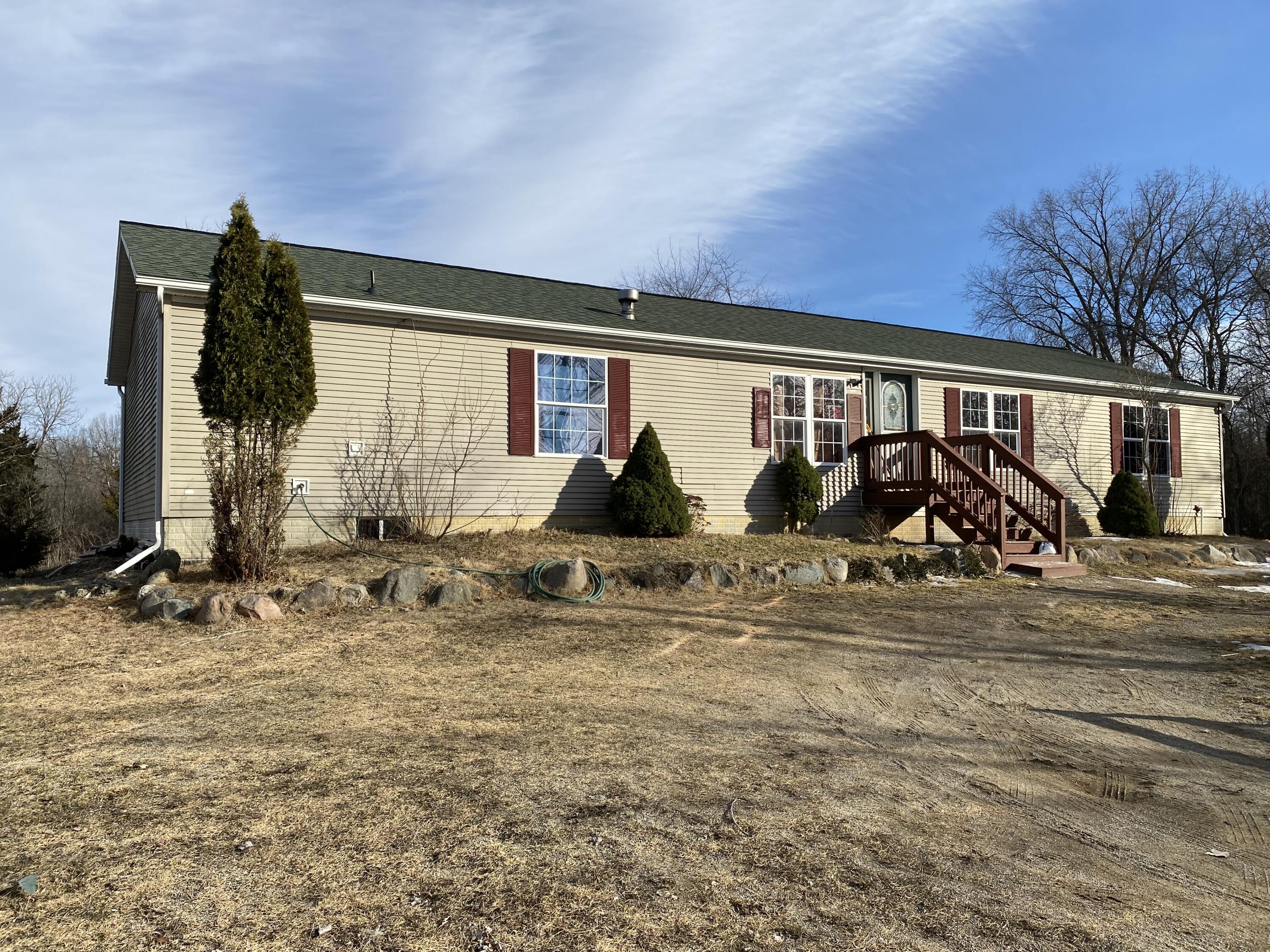 10231 Waldron Road Jerome, MI 49249 - Photo 2 of 26 IMG_7409
