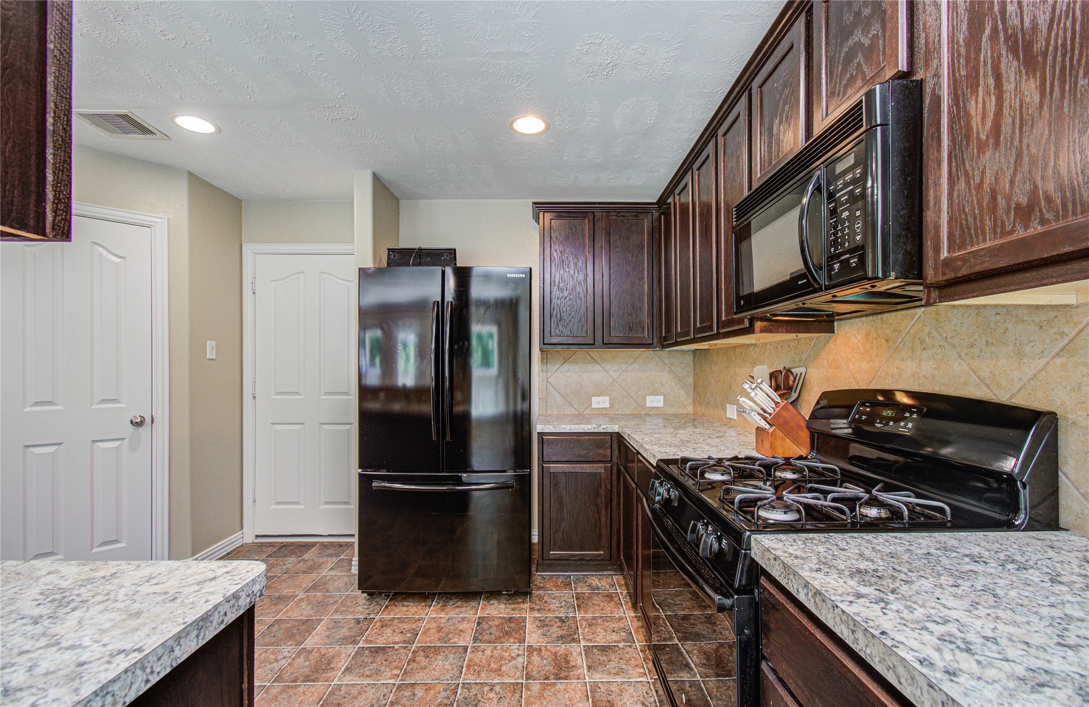 3414 Hunter's Canyon Baytown, TX 77521 - Photo 26 of 43