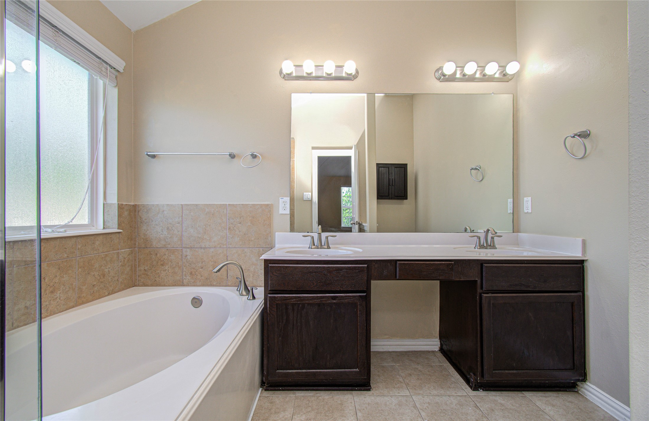 3414 Hunter's Canyon Baytown, TX 77521 - Photo 31 of 43 Primary bath with dual sinks!