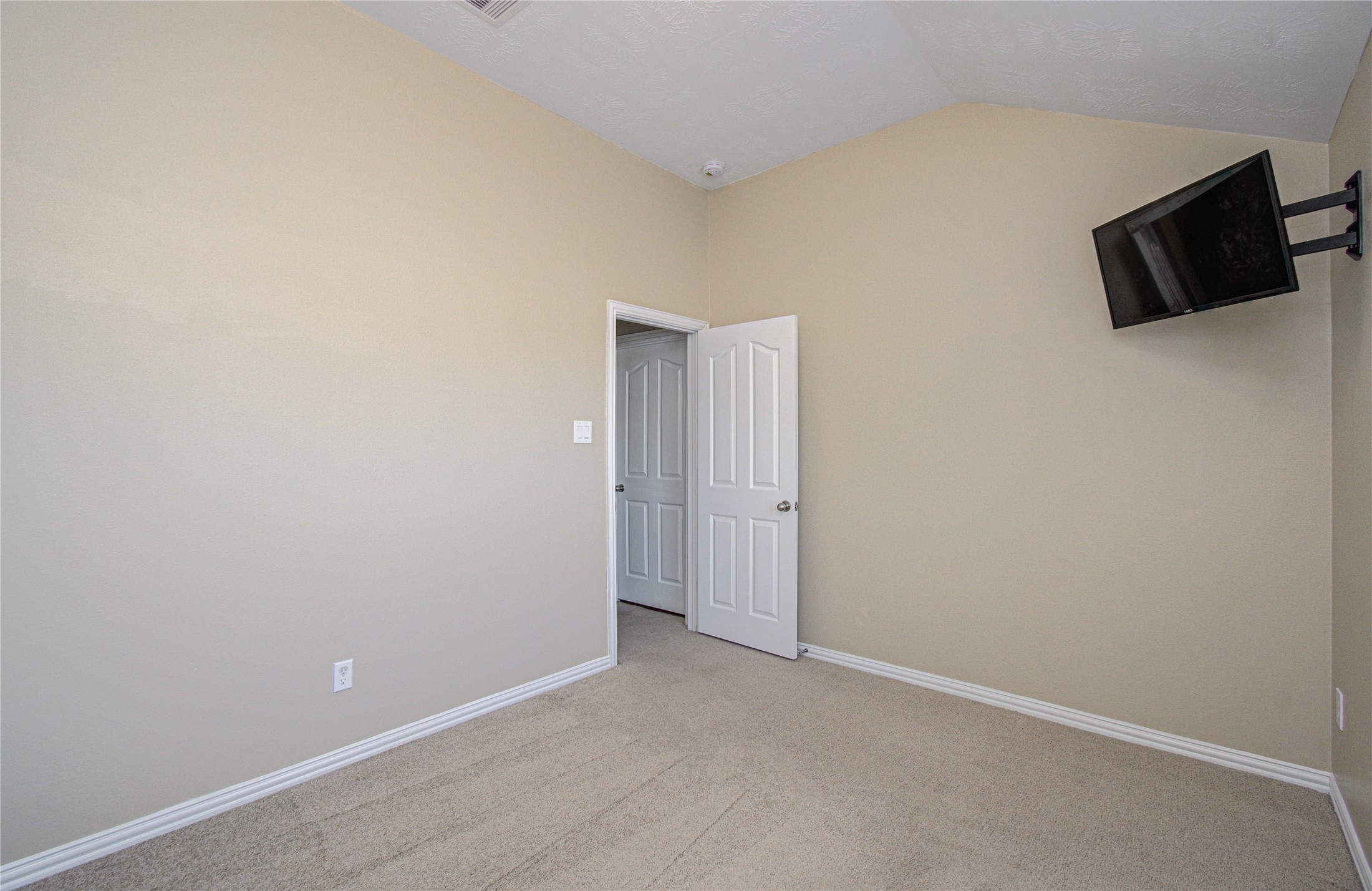 3414 Hunter's Canyon Baytown, TX 77521 - Photo 35 of 43 TV Stays