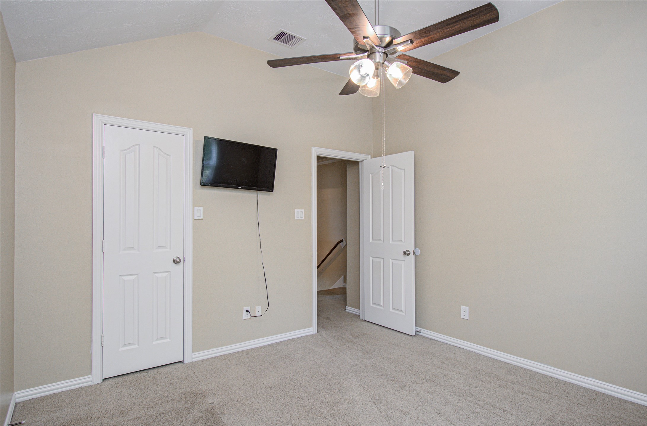 3414 Hunter's Canyon Baytown, TX 77521 - Photo 38 of 43 TV stays!