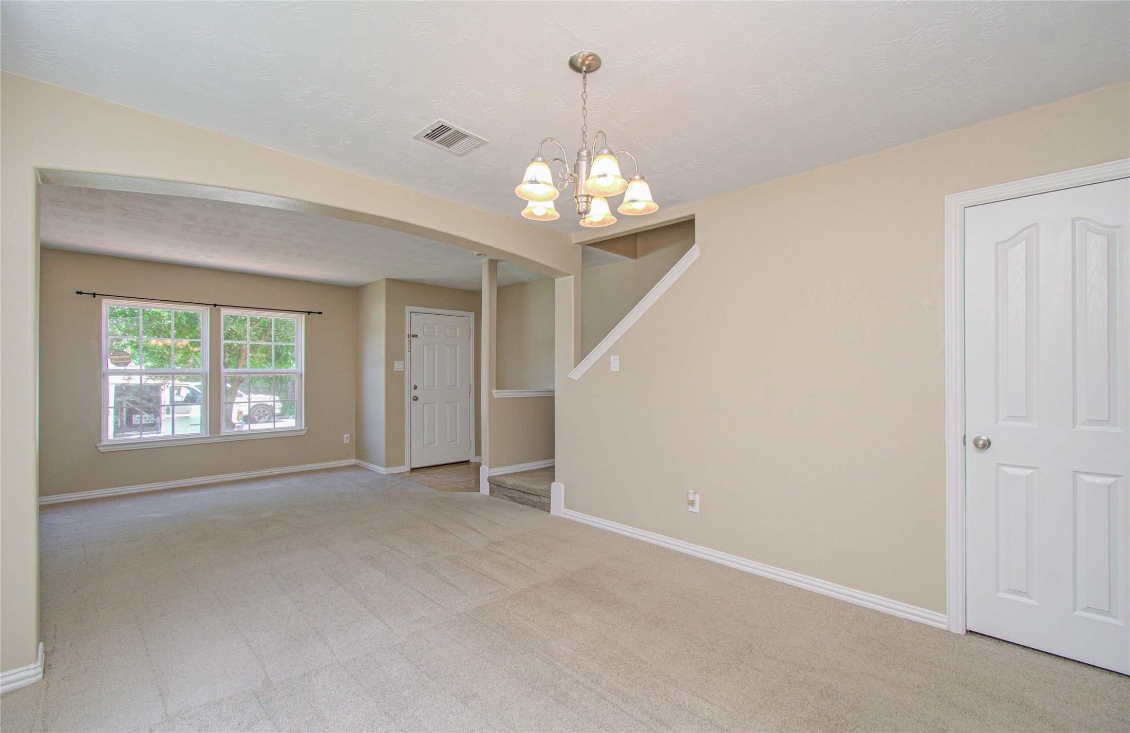3414 Hunter's Canyon Baytown, TX 77521 - Photo 9 of 43