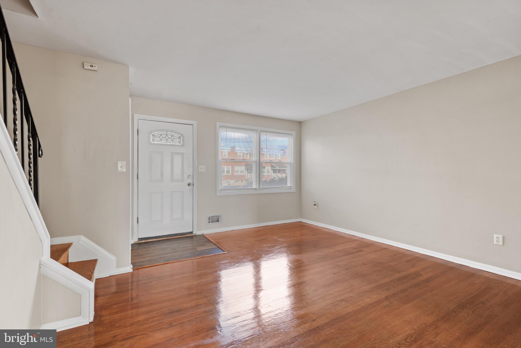 4269 Labyrinth Road Baltimore, MD 21215 - Photo 5 of 25 Living Room