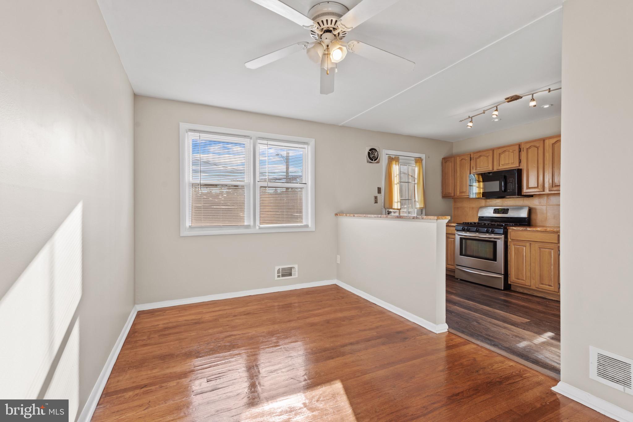 4269 Labyrinth Road Baltimore, MD 21215 - Photo 6 of 25 Dining Room