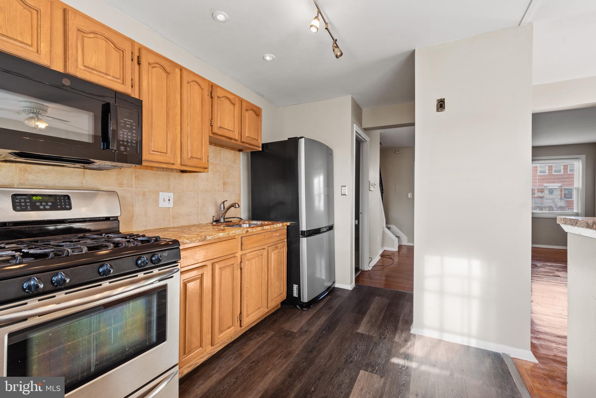 4269 Labyrinth Road Baltimore, MD 21215 - Photo 9 of 25 Kitchen