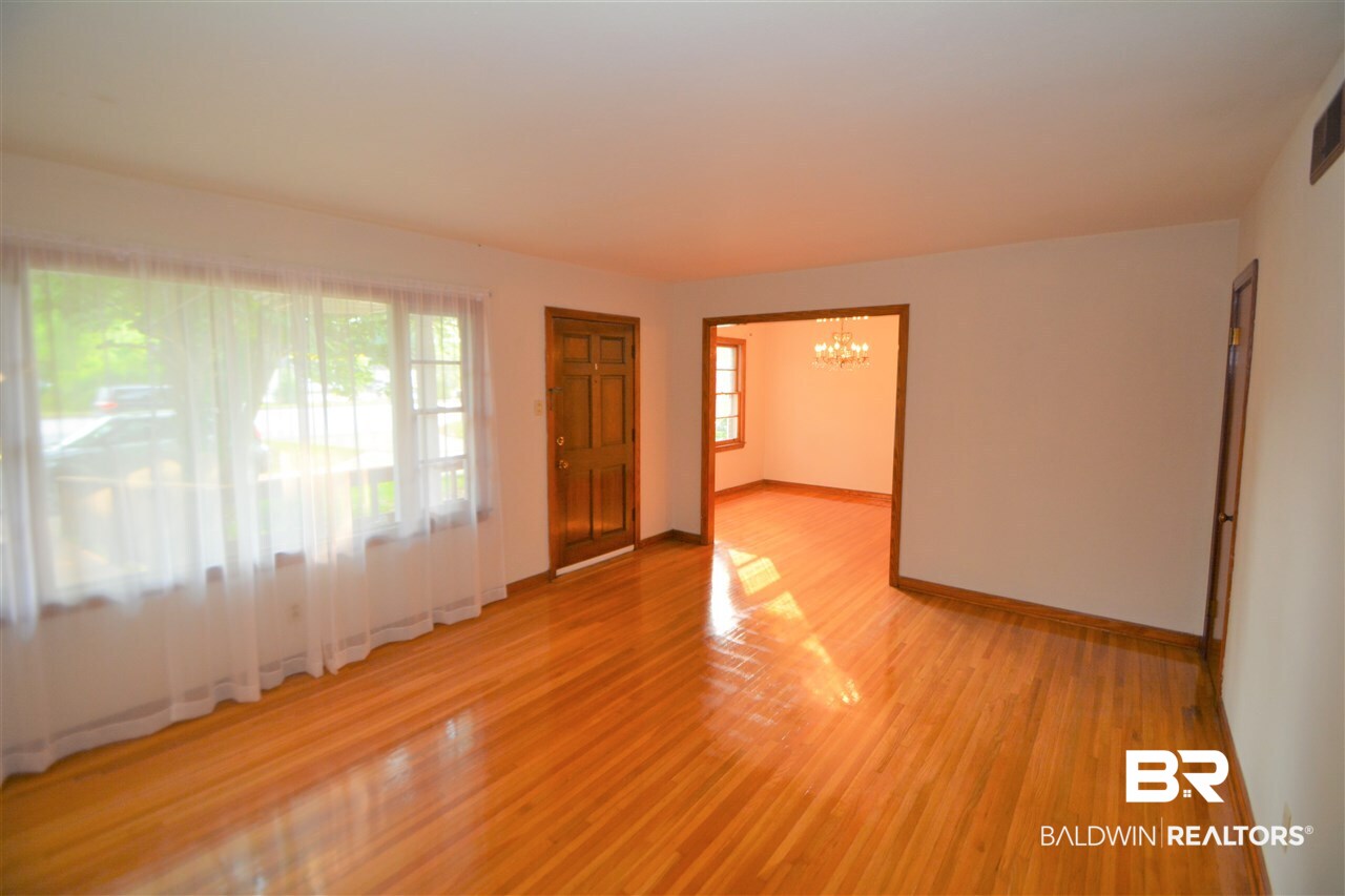5454 Moffett Road Mobile, AL 36618 - Photo 6 of 31