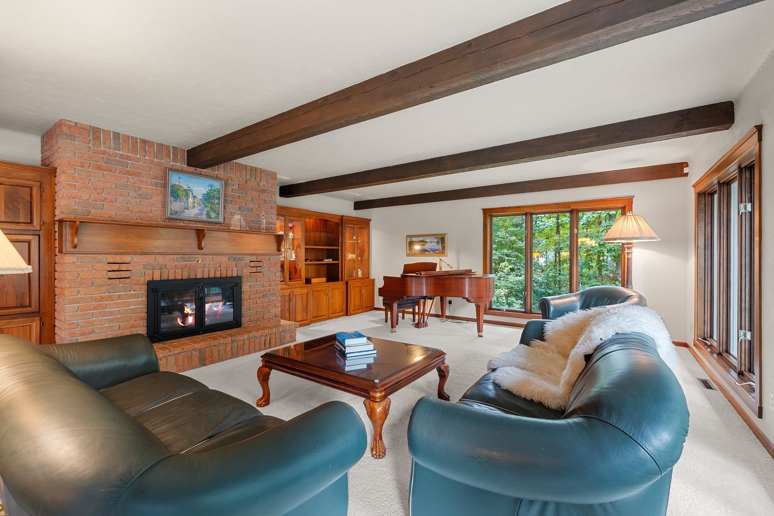 255 Traders Point Lane Green Bay, WI 54302 - Photo 7 of 78 Gallery Image 7